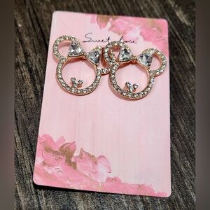 Disney Medium size  post minnie earings